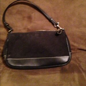 💯% Authentic Small Black Coach Purse. This Is a y2k Coach purse This Is NOT sold